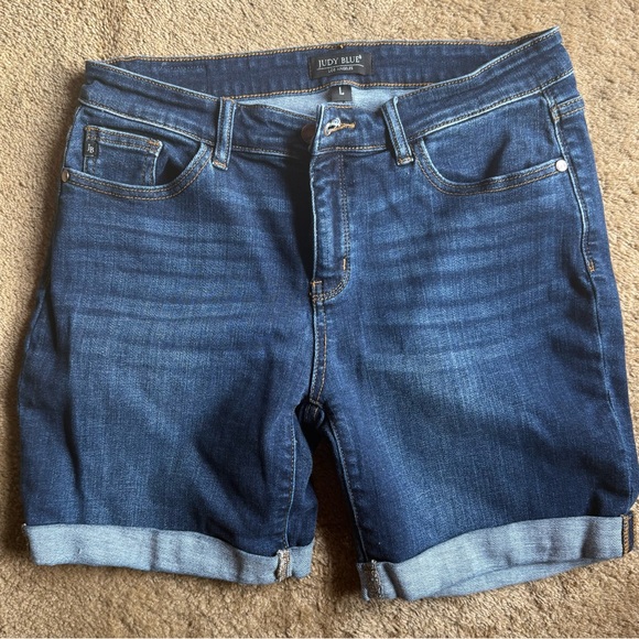 Judy Blue Pants - NWOT Judy Blue Women's Cuffed Denim Shorts - Size Large JB182130DK